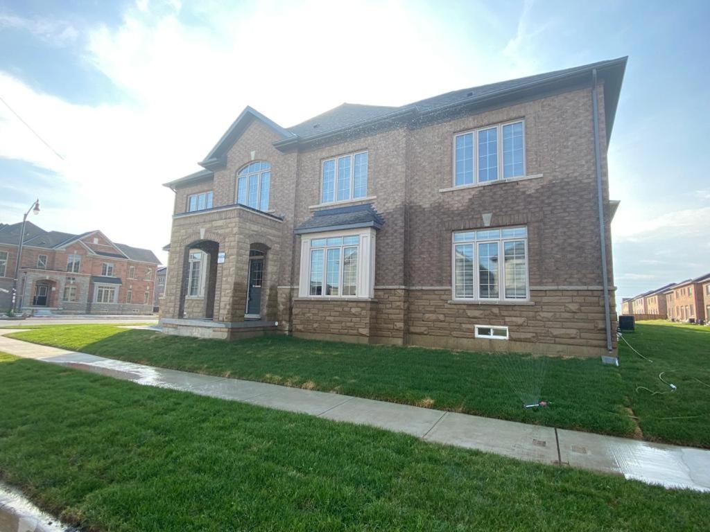 537 Veterans Dr Brampton On L7A 0C4 Villa Esterno foto