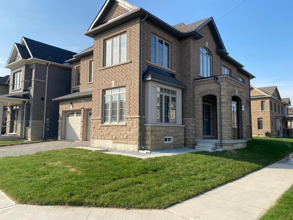 537 Veterans Dr Brampton On L7A 0C4 Villa Esterno foto
