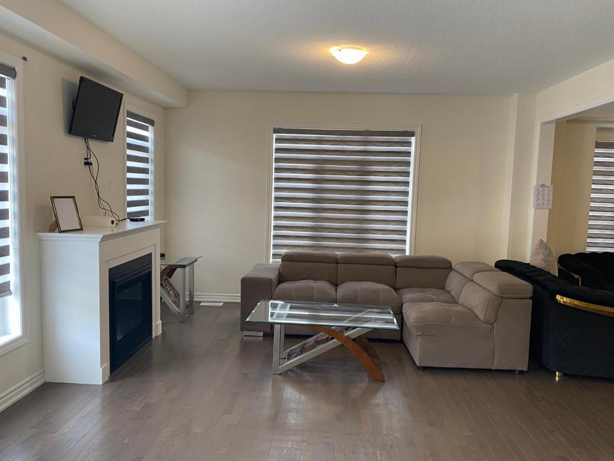 537 Veterans Dr Brampton On L7A 0C4 Villa Esterno foto