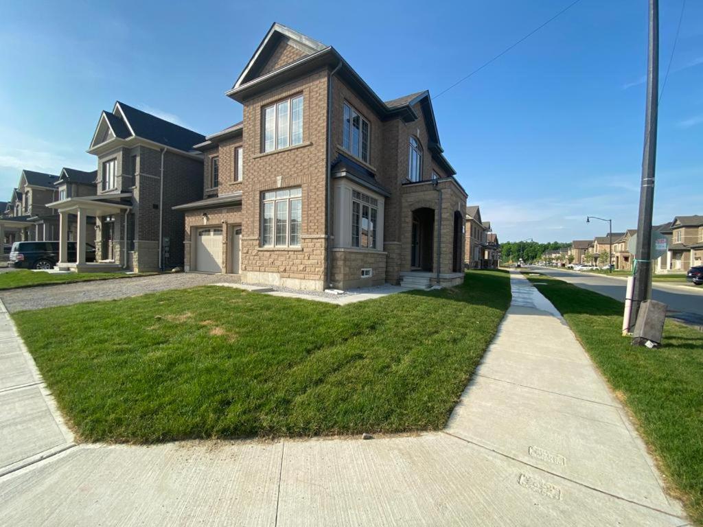 537 Veterans Dr Brampton On L7A 0C4 Villa Esterno foto